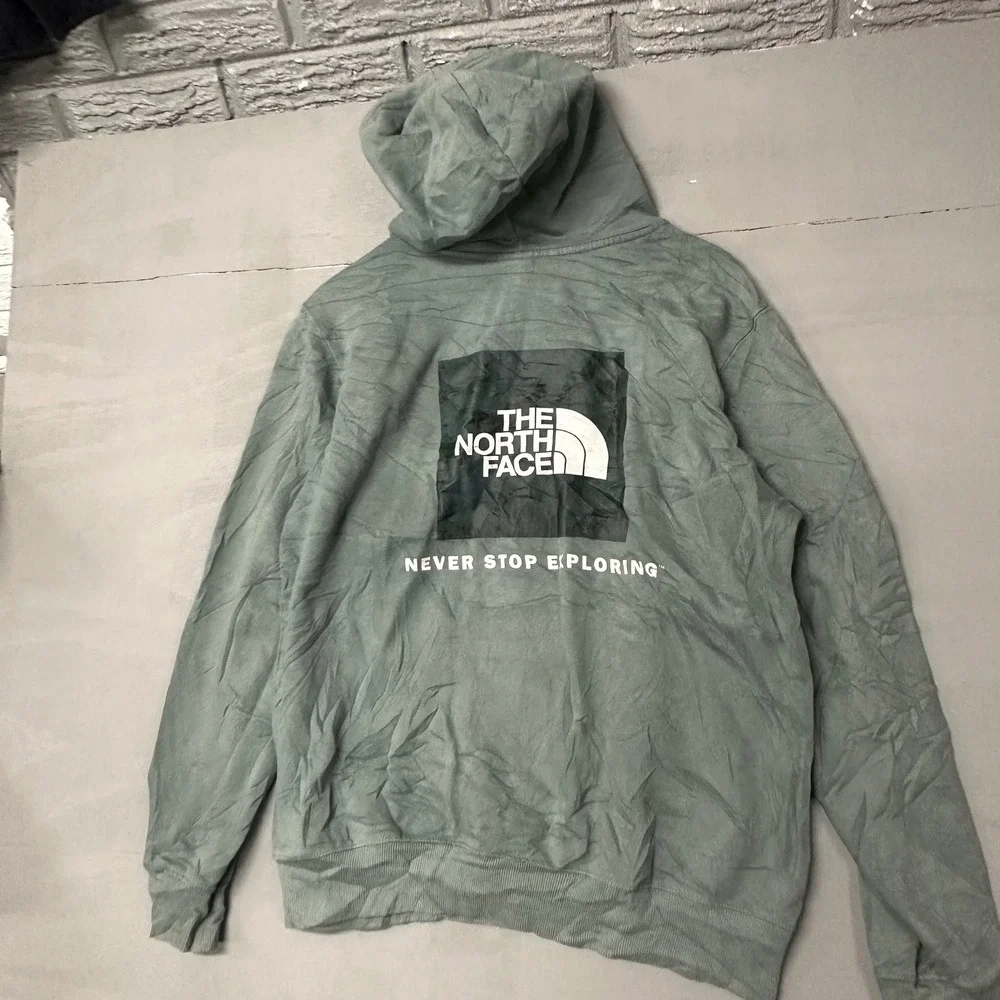The North Face Mens Never Stop Exploring Graphic Hoodie‎ Sage Green Medium